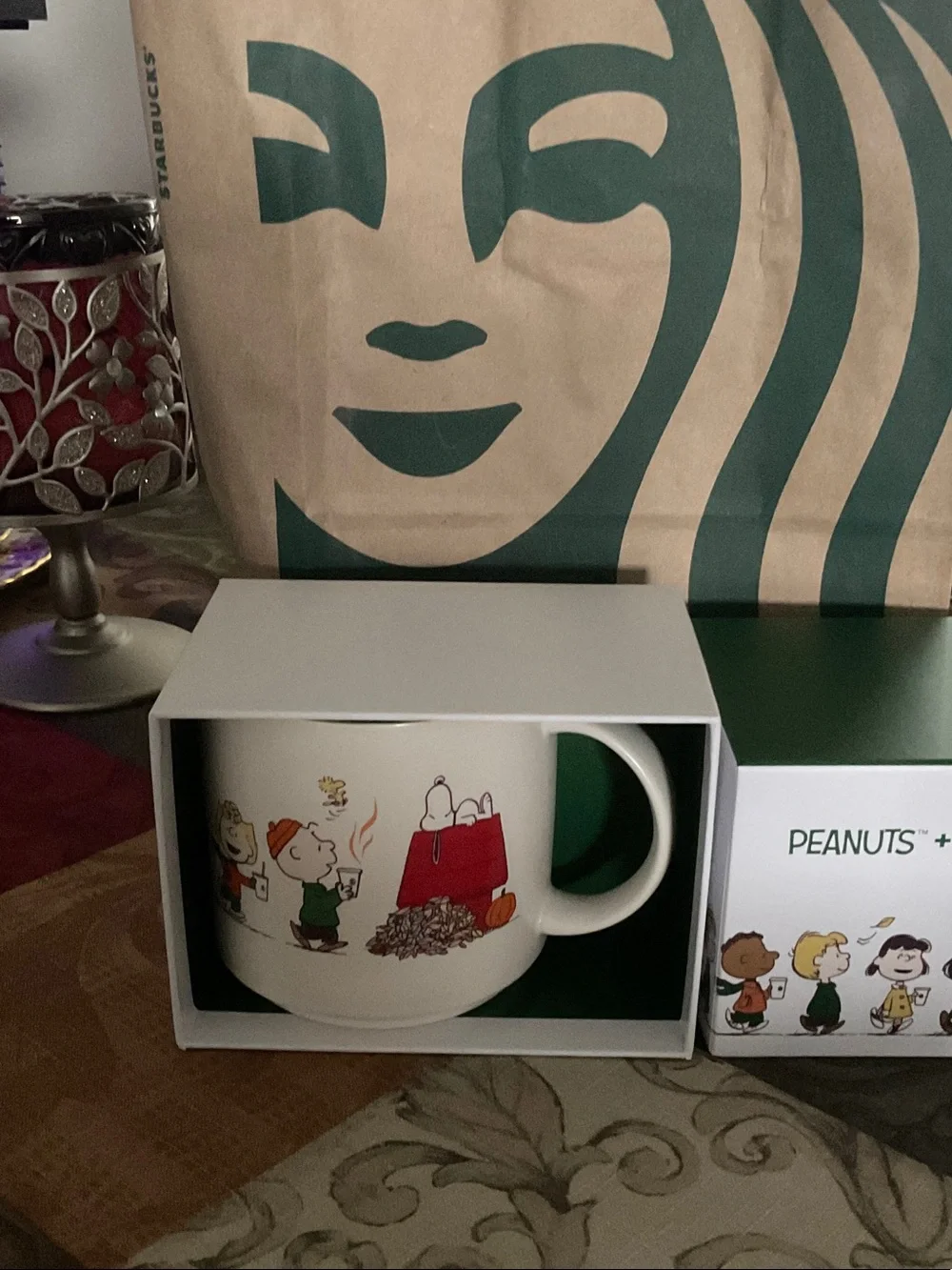 Starbucks Kids Costume Box in Green & White with Peanuts Characters